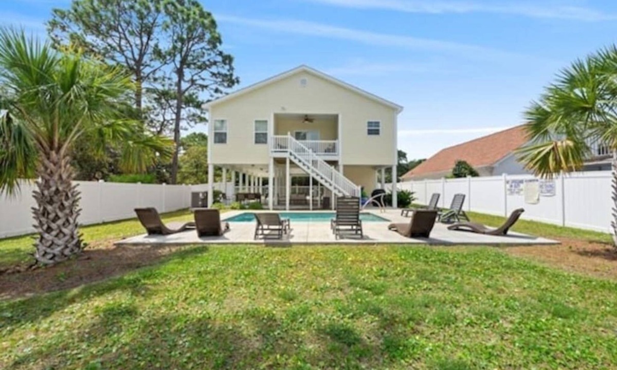 Crescent Beach House | Dog friendly, no pet fee! 4bd home w/private pool.