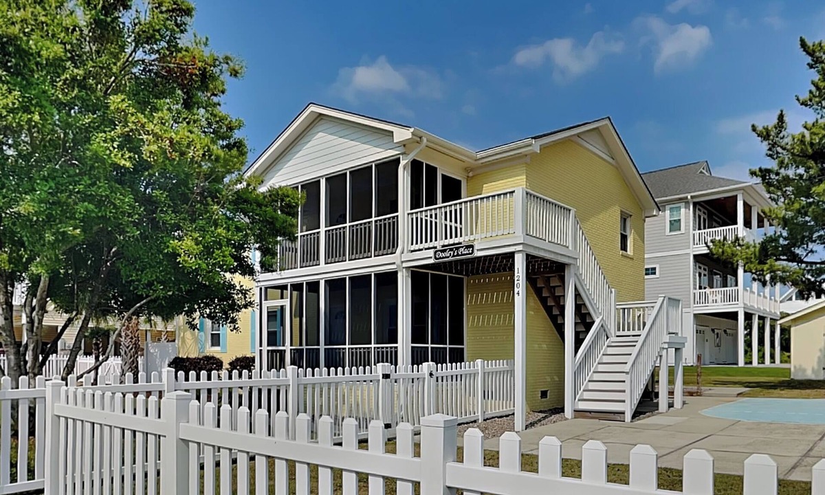 Wilmington Beach House | Dooley's Place | Pet-Friendly, Near Beach