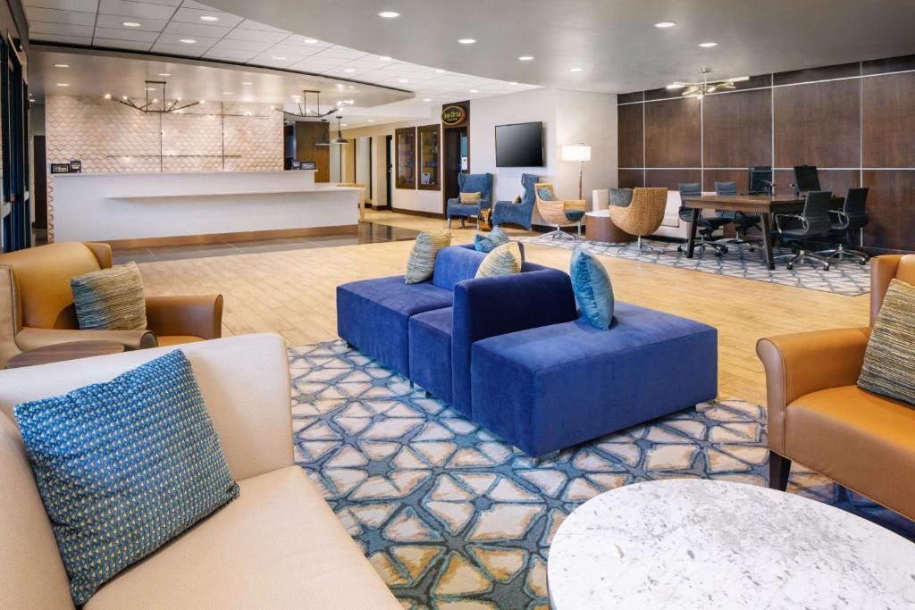 Thurston Hotel | DoubleTree by Hilton Ann Arbor, MI