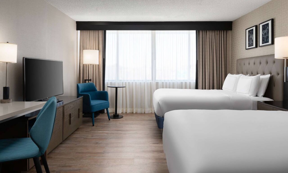 Pikesville Hotel | DoubleTree by Hilton Baltimore North - Pikesville
