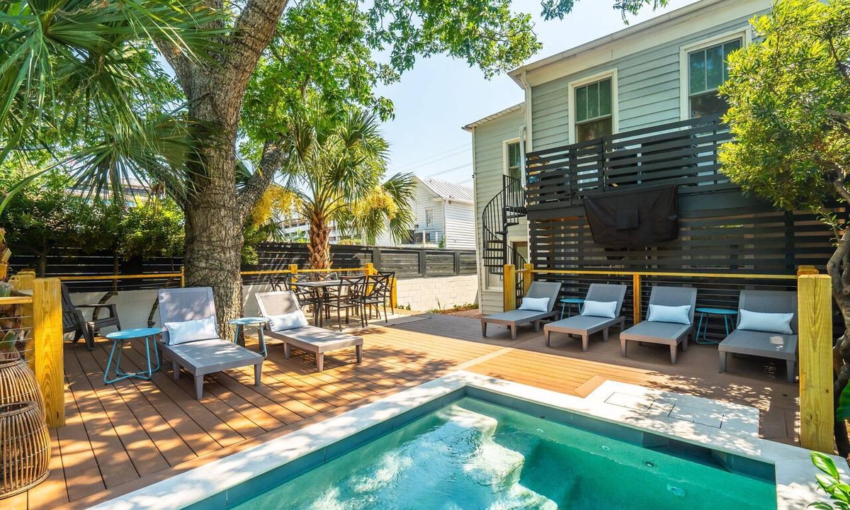 Cannonborough Elliotborough Apartment | Downtown 3BR with New Private Plunge Pool and Garden
