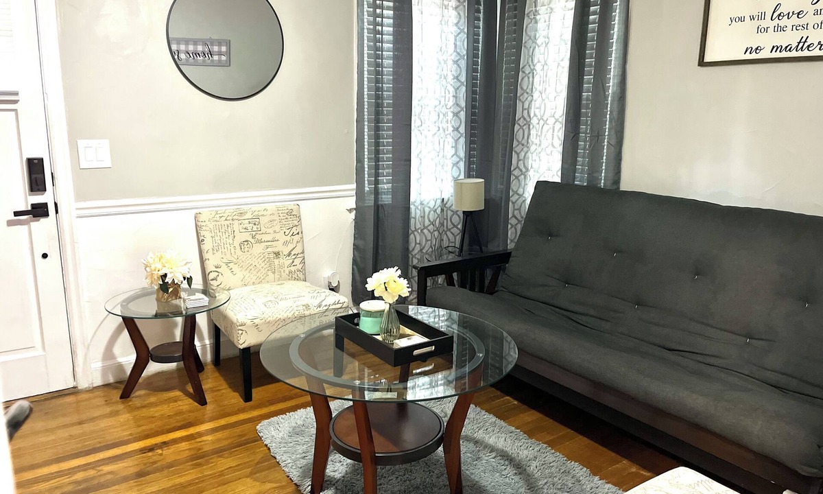 Rosewood Apartment | Downtown Columbia SC- Waccamaw Ave