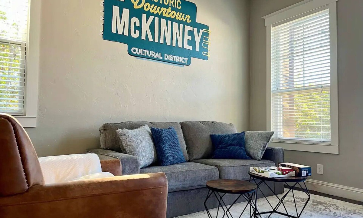 McKinney House | 🏡 Downtown Stroll Retreat — Park Views & Perfect Location!