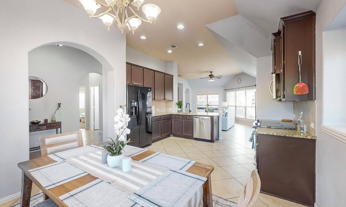 North Richland Hills House | Dreamy North Richland Hills Retreat