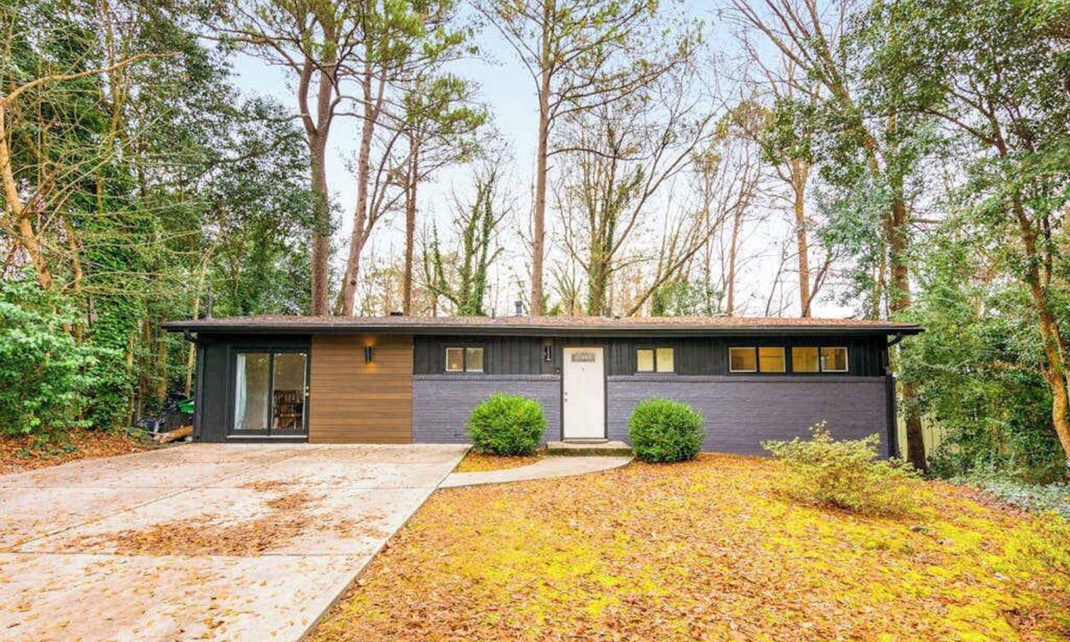 Buford Highway House | Drew Valley Villa Stay