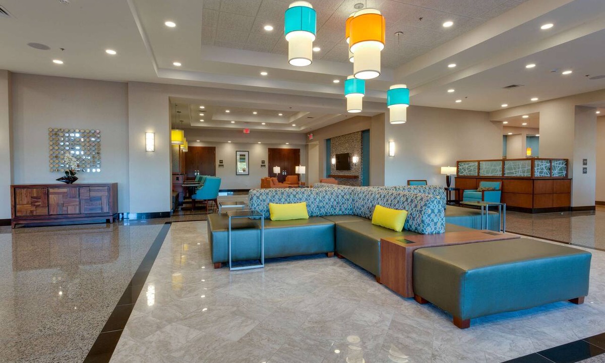Gainesville Hotel | Drury Inn & Suites Gainesville