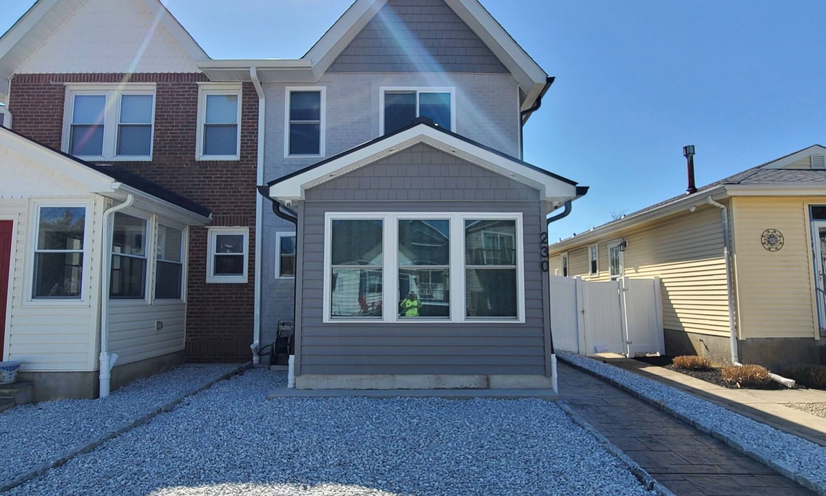 Brigantine House | DUPLEX- UNIQUE RENTAL -TWO SEPERATE 1 BEDROOM UNITS-TOP/BOTTOM 1825 sq ft total