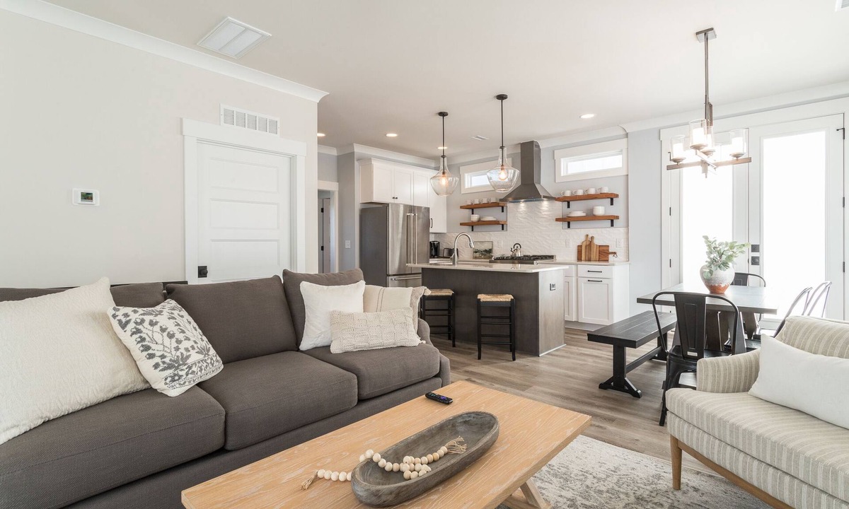 Durham House | Durham's Modern FarmHome! Minutes from Downtown and a mile from Duke University!