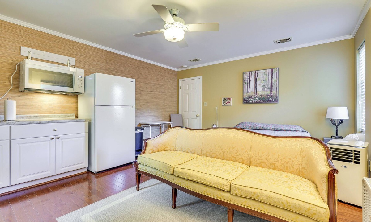 Daphne Apartment | Eastern Shore Golf Studio, Close to Hospitals!