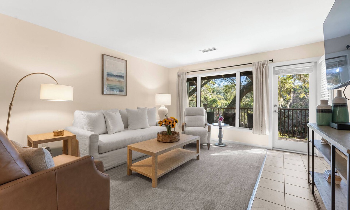 West Beach Village Villa | Easy beach access, dog friendly!
