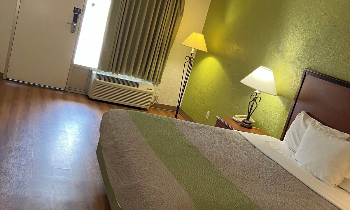 Sonora Hotel | Econo Lodge Sonora