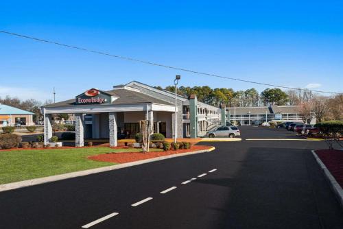 Dumbarton Cabin | Econo Lodge