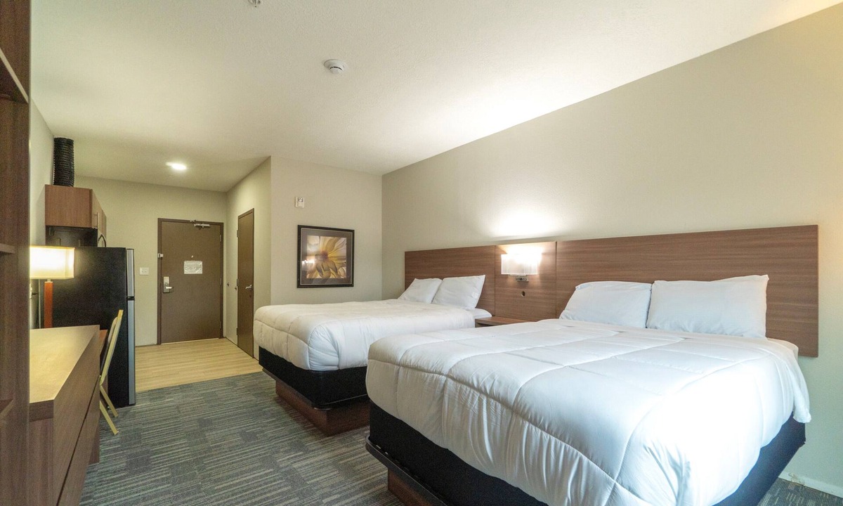 Sulphur Hotel | Efficiency De Luxe Sulphur Near Lake Charles I 10