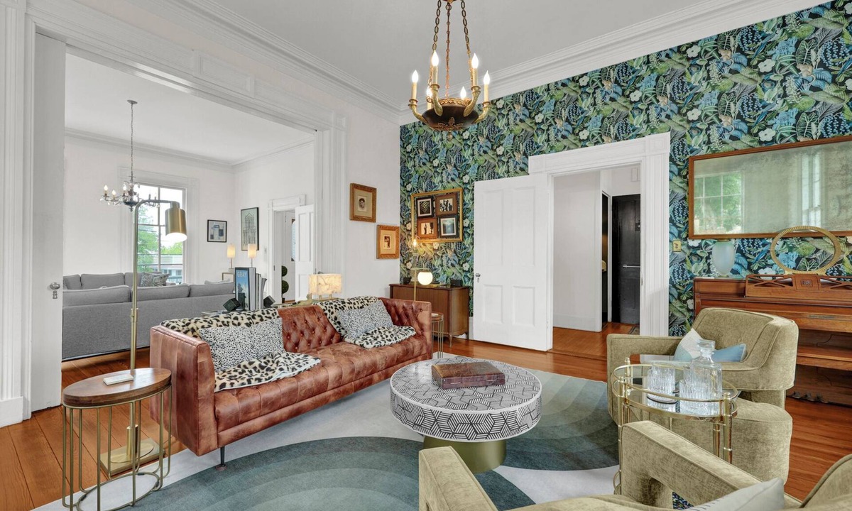 Wilmington Historic District House | Elegant Historic Downtown Retreat | Walk to Everything | By Sea Scape
