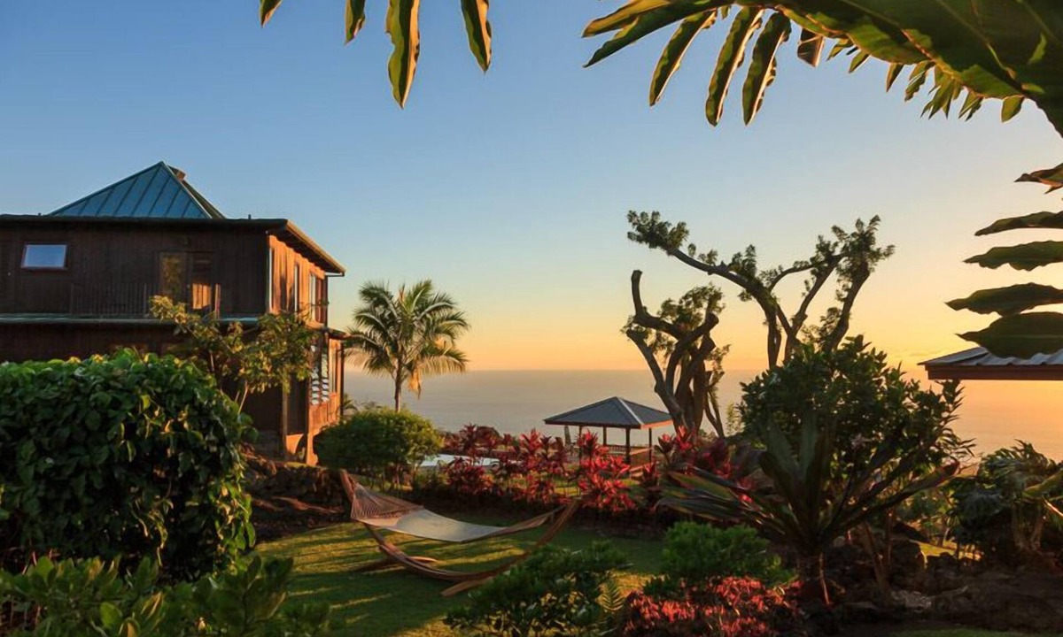 Holualoa House | Elegant Polynesian Kona Coffee Estate In Heart Of Holualoa-Walk To Town!