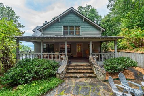 Asheville House | Elegant Retreat- Views Hot Tub Fire Pit-Family Friendly
