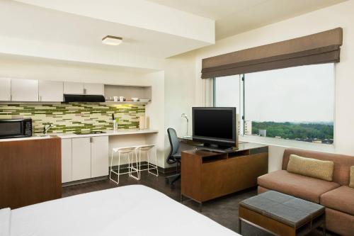 Hanover Hotel | Element by Marriott Arundel Mills BWI Airport