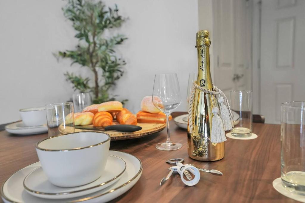 Elgin Apartment | Elgin Oasis Suite A