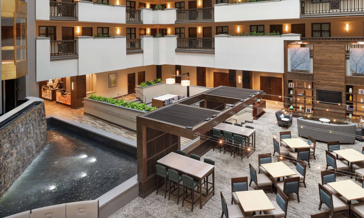 Alpharetta Hotel | Embassy Suites by Hilton Atlanta Alpharetta