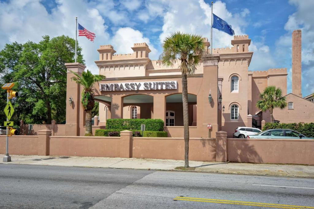 Downtown Charleston Hotel | Embassy Suites Charleston - Historic District