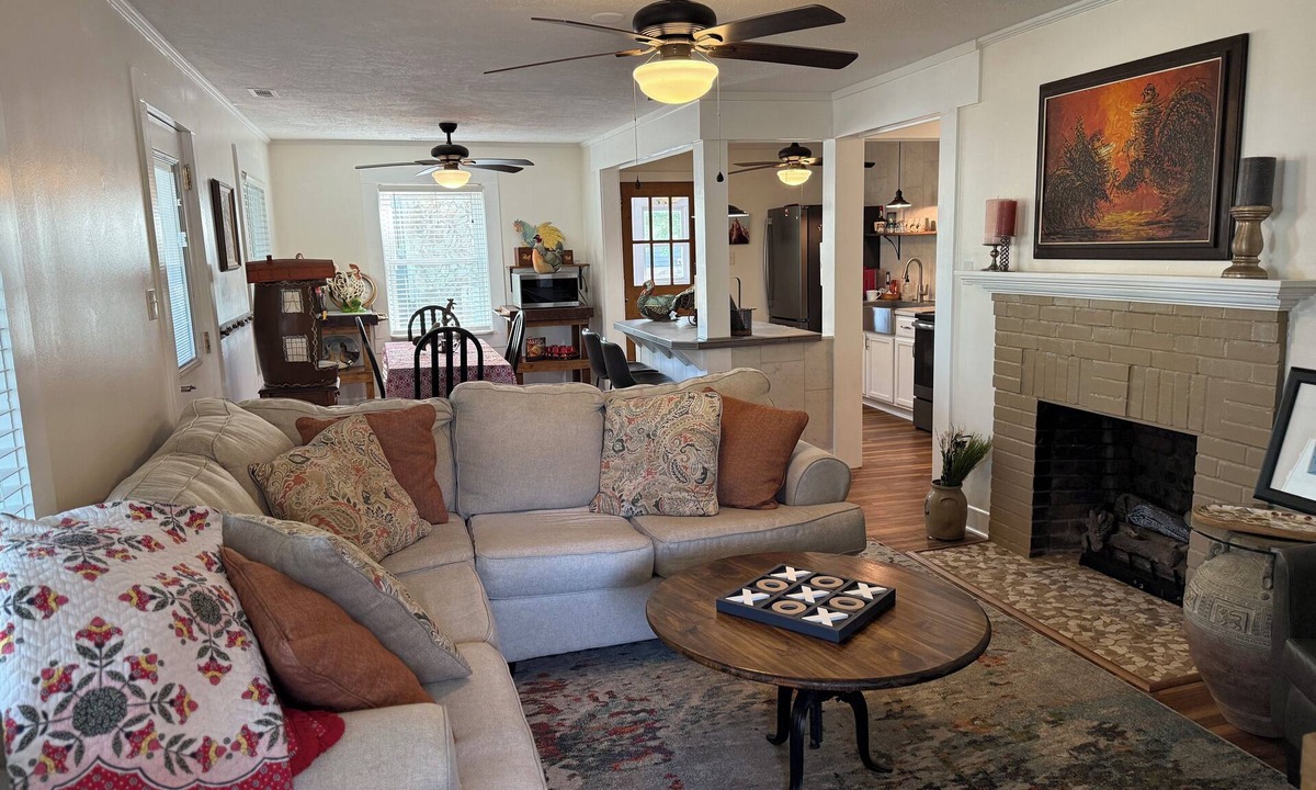 Newport Cottage | Emerald Isle, Atlantic Beach and more. Cottage convenient to beaches. Waterview