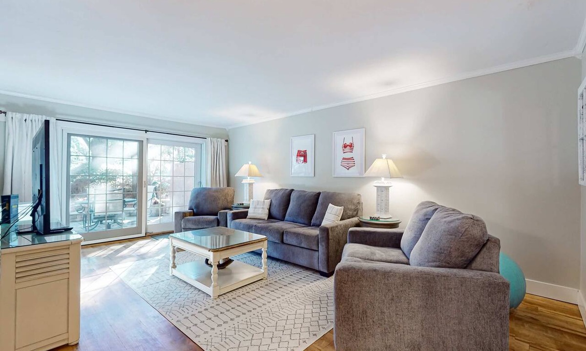 Harbour Town Condo | Enchanting condo just steps to golf & Harbour Town Marina