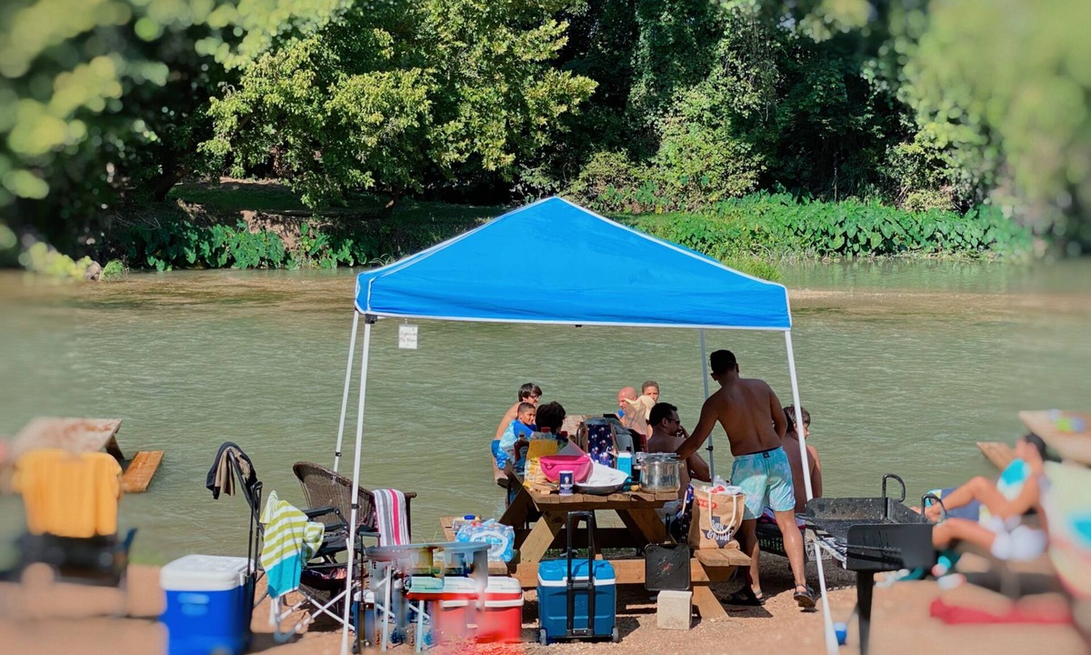 Prairie Lea Cabin | Enjoy the beautiful San Marcos River in this new, nice and comfy cabin!
