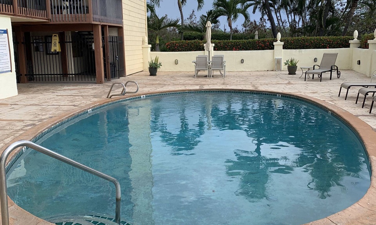 Historic Kailua Village Resort | Enjoy the excellent Hawaii islands corner condo with 2 lanais