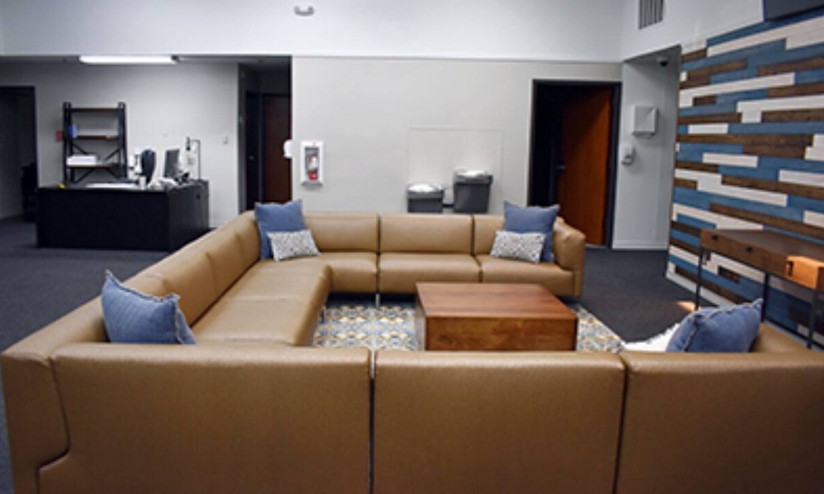 Dallas Cabin | “Entire 24‑Bed Facility for the Olympics – Keep Your Whole Team Together!”