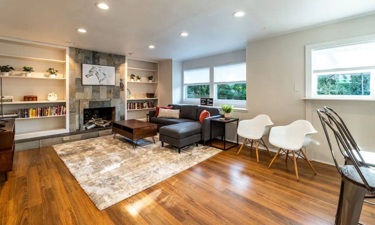 North Austin Civic Association House | Entire Central ATX Home - Sleeps 10 - W/D - NEW