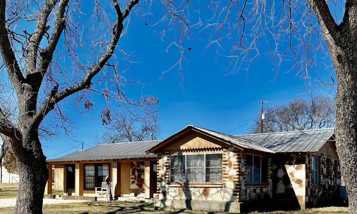 Evant House | Entire home hosted by D'Ann
