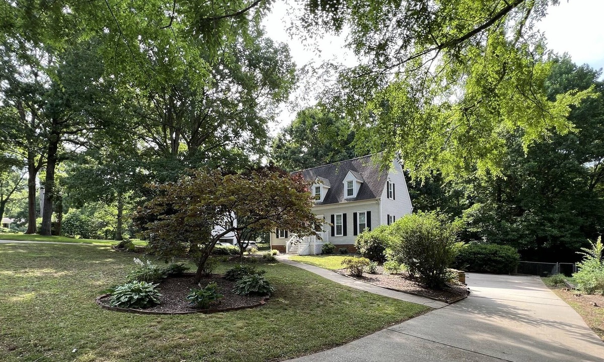 Central House | Entire House in beautiful Clemson Township / Central SC