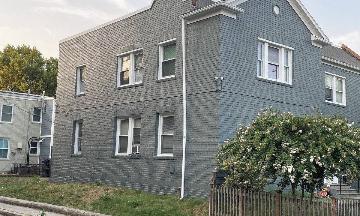 Northeast Apartment | Entire Unit , 5 guests 2 bedrooms 3 beds 1 bath