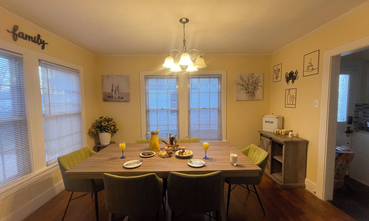 Bossier City House | Escape in Bossier Family & Work-Friendly