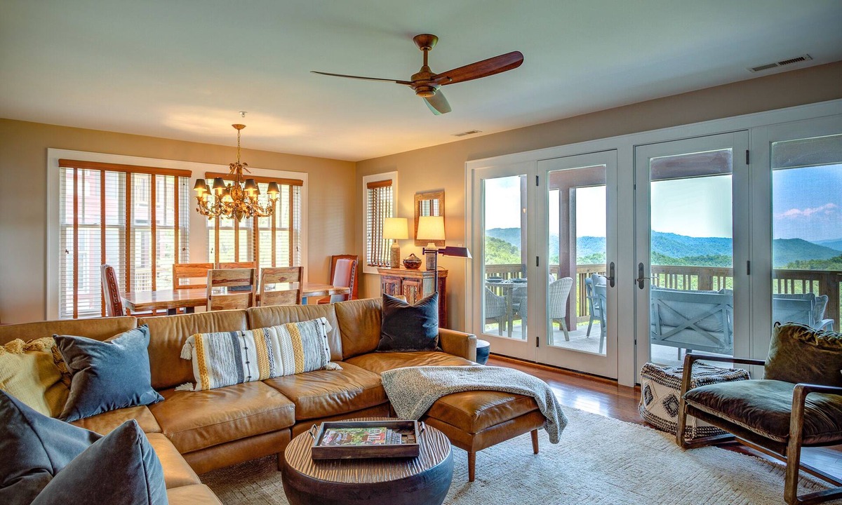 Banner Elk Apartment | Escape the Heat in the High Country - 3 King Bedrooms & Amazing Views!