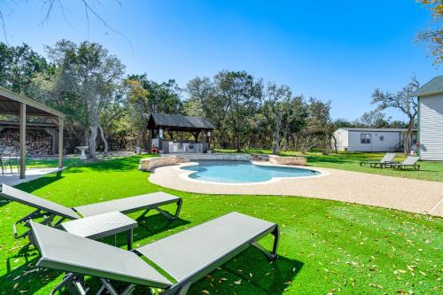 Oatmeal House | Expansive Bertram Retreat w/Pool, on 28 Acres!