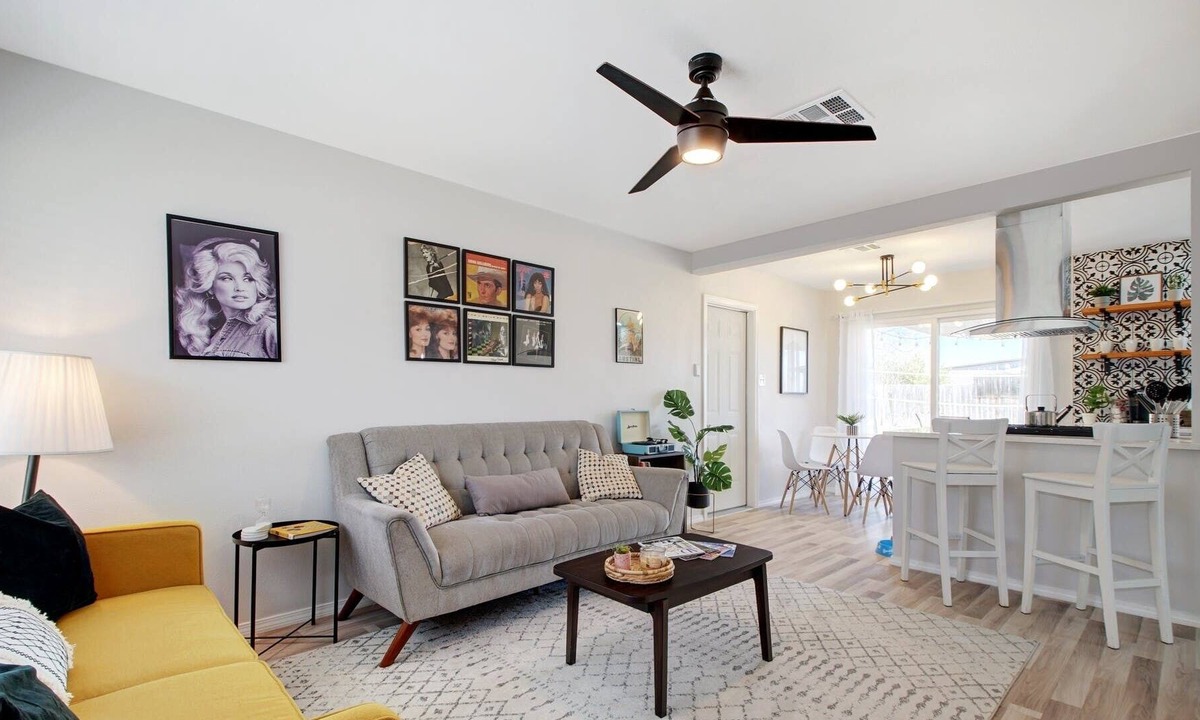 University Hills and Windsor Park House | Experience Austin's Mueller District with our stunning furnished property