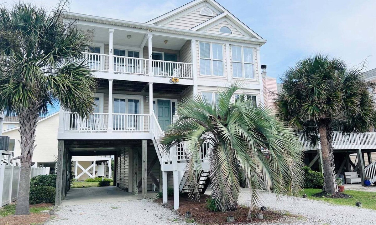 Holden Beach House | Experience coastal charm at Le Tournesol in Holden Beach, a spacious 4BR retreat!