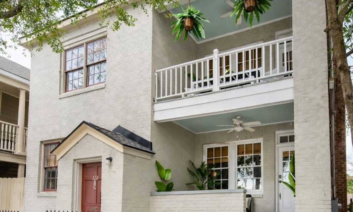 Cannonborough Elliotborough House | Explore Downtown King St - 12 Bedrooms/7.5 Baths!