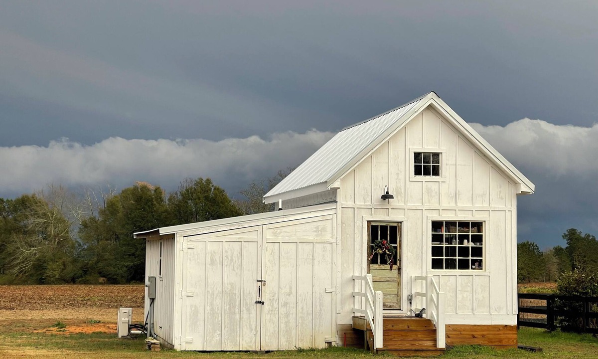 South Carolina Lakes & Blackwater Rivers Cottage | FABULOUS HORSE & RIDER COTTAGE, 20 min. From Aiken on BEAUTIFUL 80 ac. Farm.