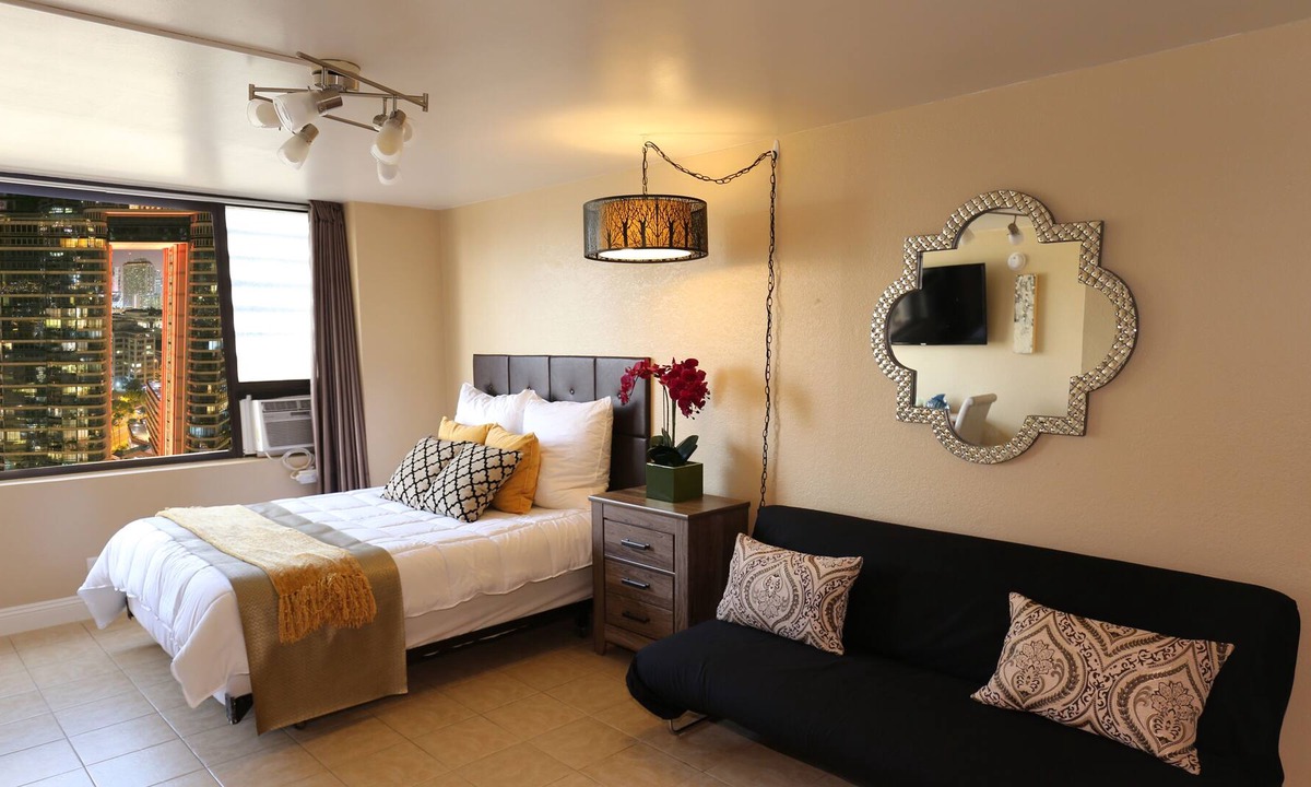 McCully - Moiliili Condo | Fabulous, King Bed, Modern Spacious Waikiki Studio with Great View! 100% Legal!