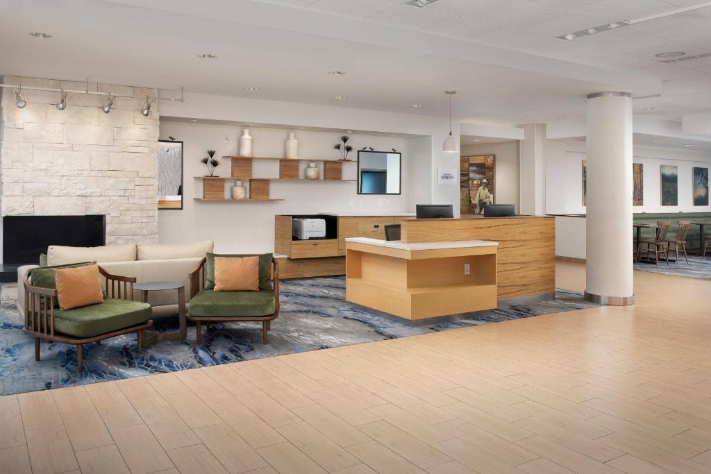 Linthicum Heights Hotel | Fairfield Inn & Suites Baltimore BWI Airport