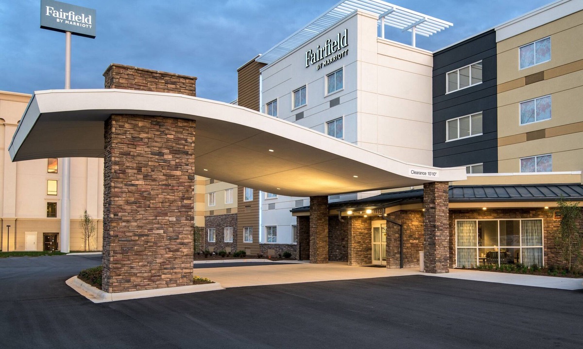 Hickory Hotel | Fairfield Inn & Suites by Marriott Hickory
