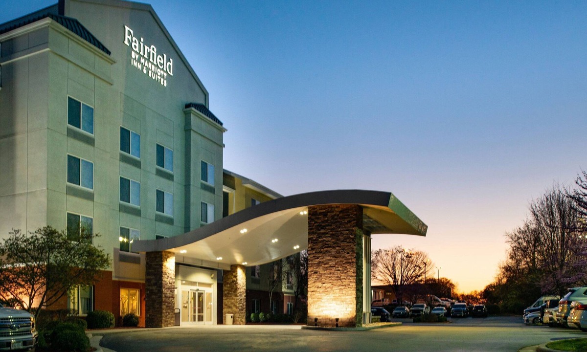Greensboro Hotel | Fairfield Inn & Suites by Marriott Greensboro Wendover