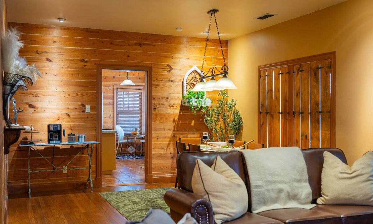 Sayles Blvd. Area House | Falling Star Lodge - A Sayles Ranch Home