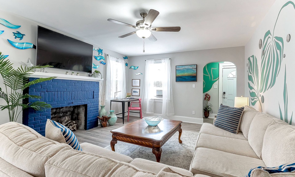Willoughby Spit House | Family-Friendly 5BR Beach Home Dogs OK Sleeps 10