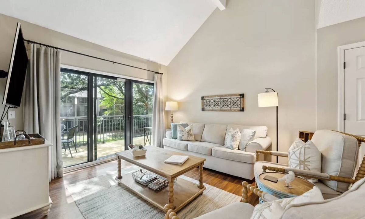 Tarpon Pond Villa | Family -friendly retreat with a short walk to the beach and club area.