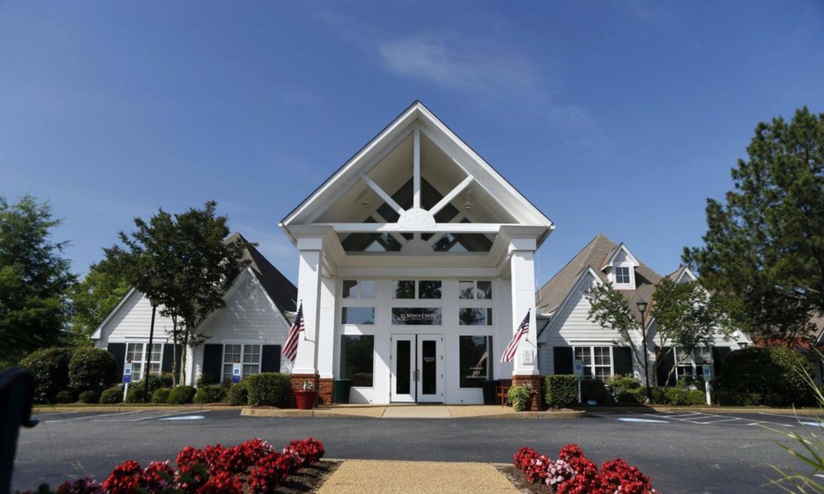 Lackey Condo | Family Friendly Resort Cottage - Sleep 6 - Close to Theme Parks & Attractions