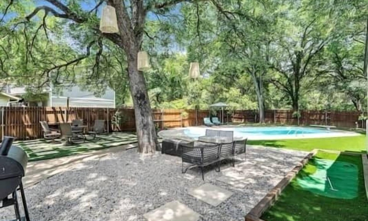 Flower Mound House | Family Getaway with Pool & Fire Pit