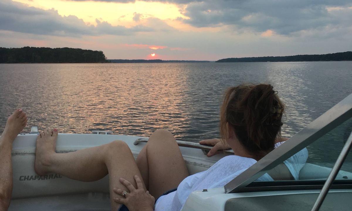 Clarksville House | Family lake house retreat on Kerr Lake